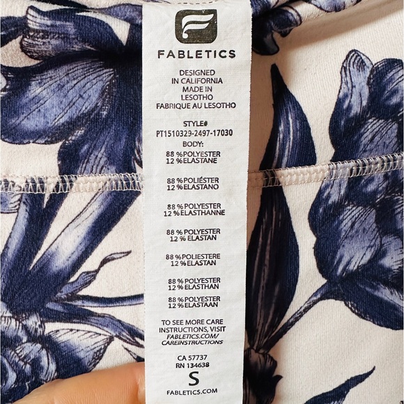 Fabletics legging Define power hold high waisted capri in adalia color - Picture 7 of 8